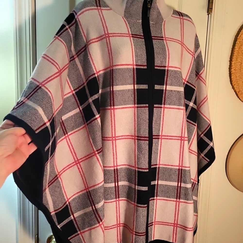 Plaid Nicole Miller Cape Ponche zip NWT 2X